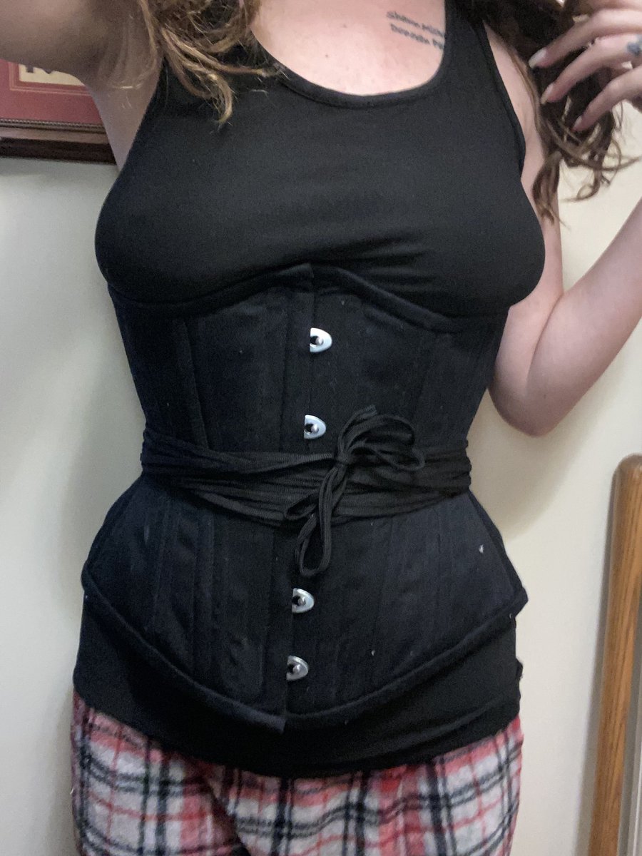 Nessa More on X: @Asymae_NSFW It really was! I eventually looked pregnant  from the back! These are from today though! t.coiJcDByUCWk  X