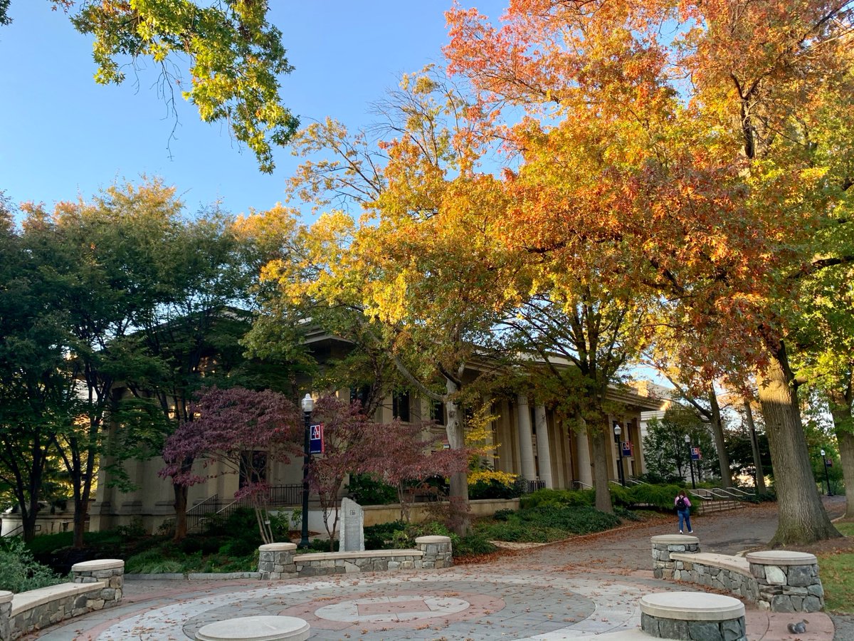 KogodBiz's tweet image. Fall color is in full force here at Kogod! 

#Kogod #AmericanU #FallinDC #Fall #AmericanUniversity #FallForKogod