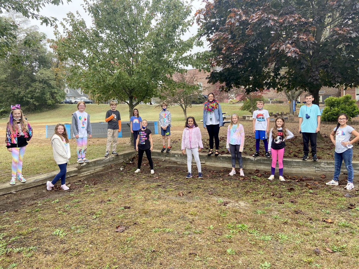 We are all a PEACE of the rainbow 🌈✌🏼 #PeaceWeek <a href="/MTPSFairview/">Fairview Elementary</a> <a href="/MsNoesgesSBSS/">MicheleNoesgesSBSS</a>