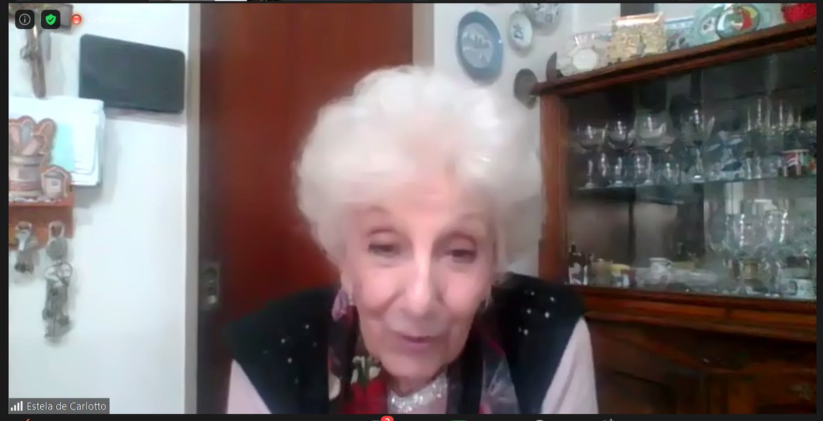 abuelasdifusion's tweet photo. 💪🏼"Hay que seguir esta batalla del amor"
#EstelaCumple90 #Abuelas43Años #LaBusquedaSigue https://t.co/20wbmYqiXp