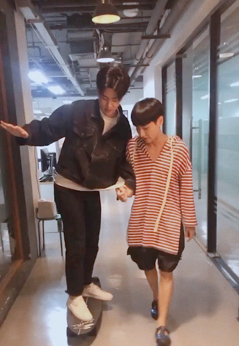archives_OG's tweet photo. #ออฟกัน #offgun 

          playing            vs             casual
                                                   walks https://t.co/yA2GXogtof