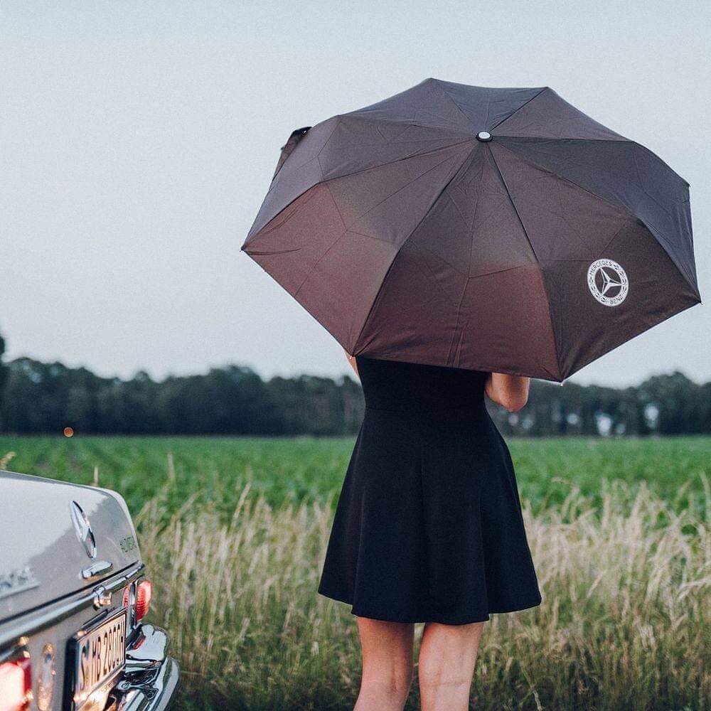 🌧 Autumn rain will hit you hard. You desperately need our original classic Mercedes-Benz umbrella now! Click the link!

mb4.me/umbrellaSL
#MBclassic #autumn #MercedesBenz #mercedesbenzclassic #ClassicCar