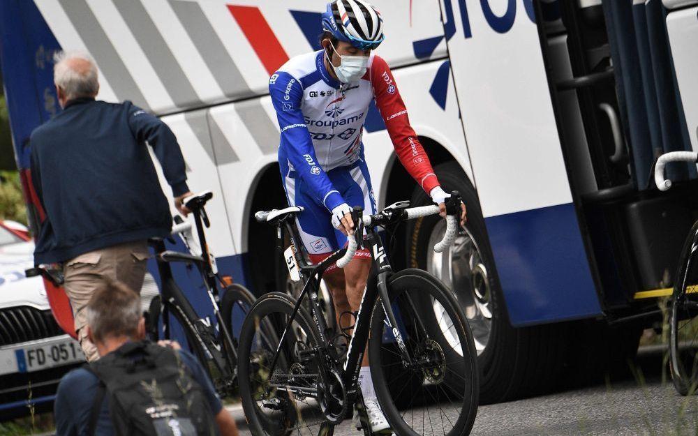 Cyclisme : Thibaut Pinot met déjà fin à sa Vuelta et à une saison noire https://t.co/sbHilSoFfw https://t.co/JTt09jy8dH