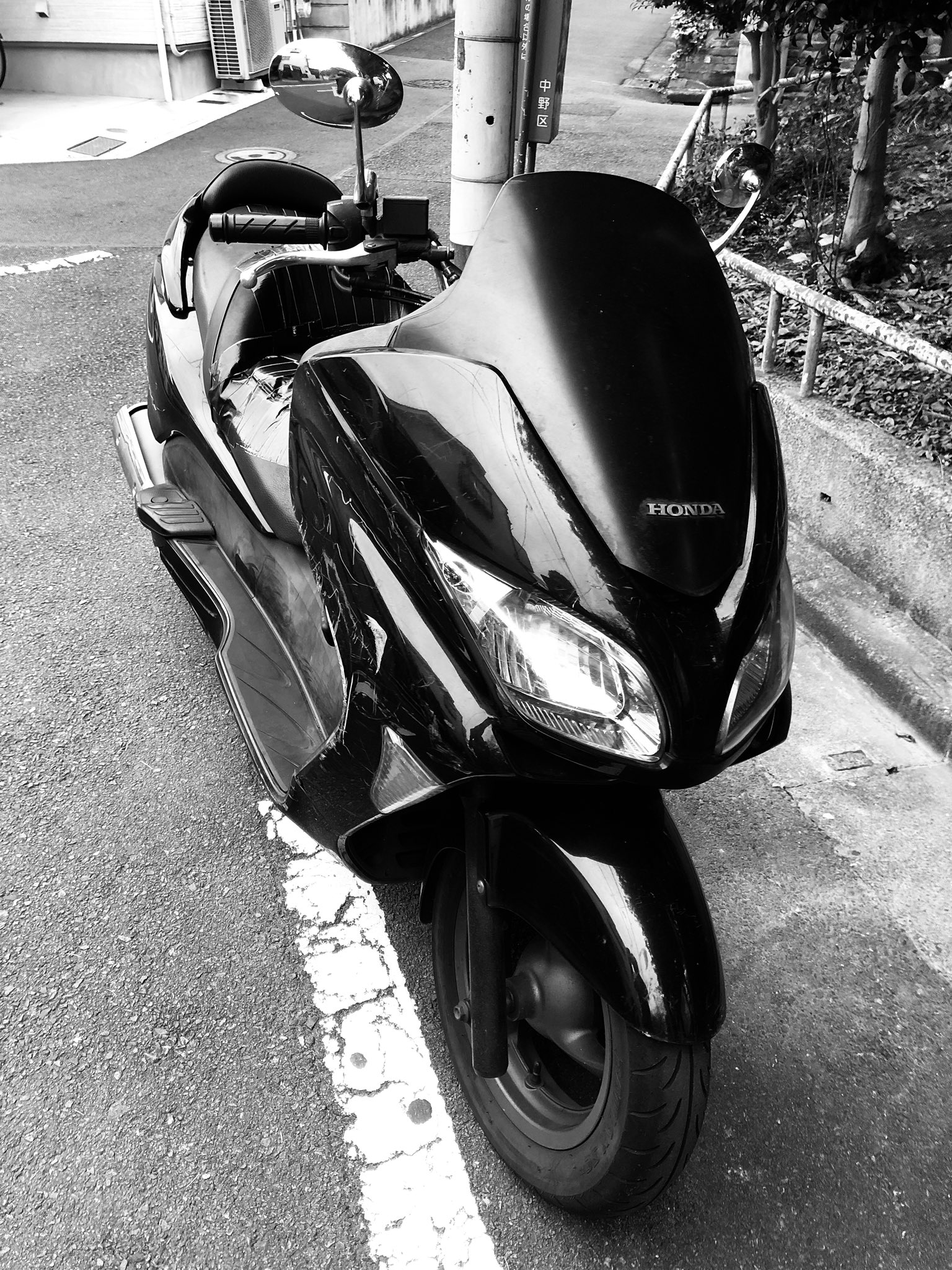 Twitter 上的 鬼越トマホーク 金ちゃん 鬼越トマホークの足であり 数々のエピソードを産んでくれたビックスクーターが遂に動かなくなった フュージョン フォルツァ 新車買う金なんかねーぞ 誰かバイク安く譲ってくれ T Co Fgvnhbgqze Twitter