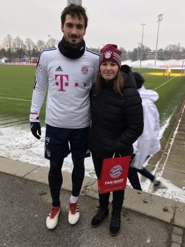 February 2018: Anytime I’d go to Munich both Javi & Aline never let it go to waste for me & always tried to make it special. This time I got to go to a private training the day before the game vs Hertha with Javi’s family & watch the whole team train...