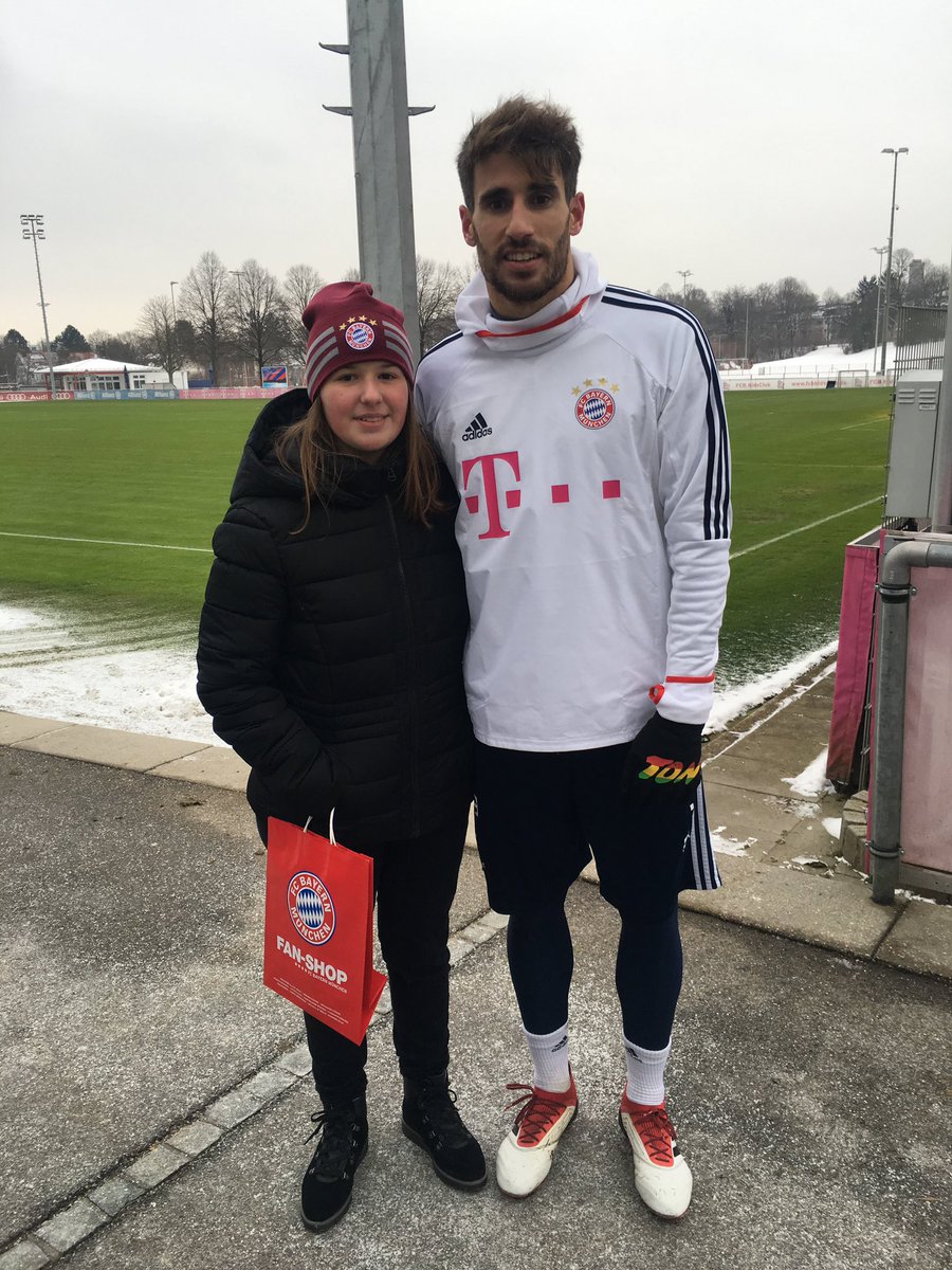 February 2018: Anytime I’d go to Munich both Javi & Aline never let it go to waste for me & always tried to make it special. This time I got to go to a private training the day before the game vs Hertha with Javi’s family & watch the whole team train...