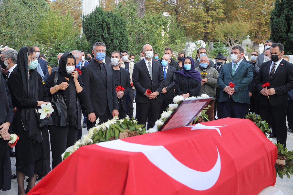 suleymansoylu's tweet photo. Güzel insanlar, ardında bıraktığı güzel hatıralarla göçüp gidiyorlar...

Markar... 
Allah'a ısmarladık güzel dost... https://t.co/Kz5aYPvWdP