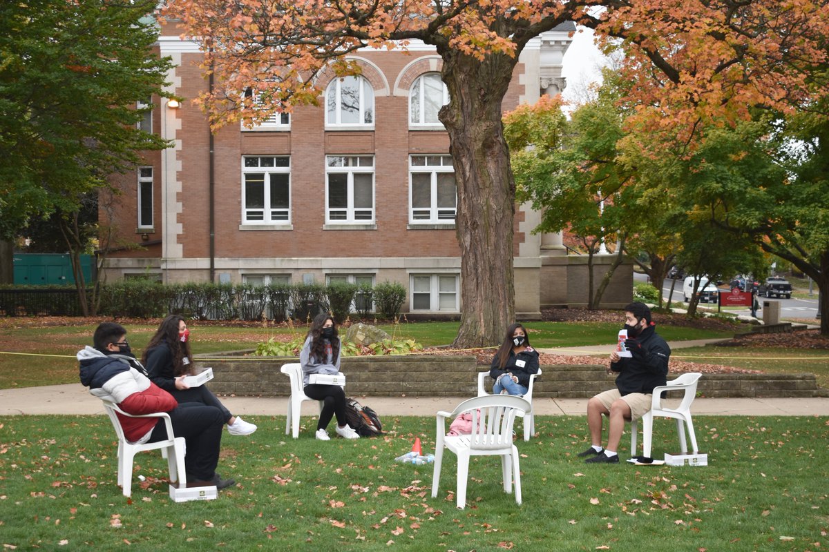 A valuable opportunity for transfer, #firstgen students, Cardinal First Transition lunches help students learn about campus resources. Thank you to all North Central mentors who ensure transfer students feel welcomed and supported each day! #NCHeartsTransfers #TransferStudentWeek