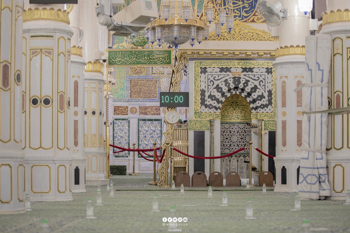 Hadithoftheday's tweet photo. How absolutely beautiful. The rawdah area completely &amp; utterly empty waiting for the blessed pilgrims to arrive to begin their worship ❤️

Photo credit: @wmngovsa https://t.co/nw3CDwobJj