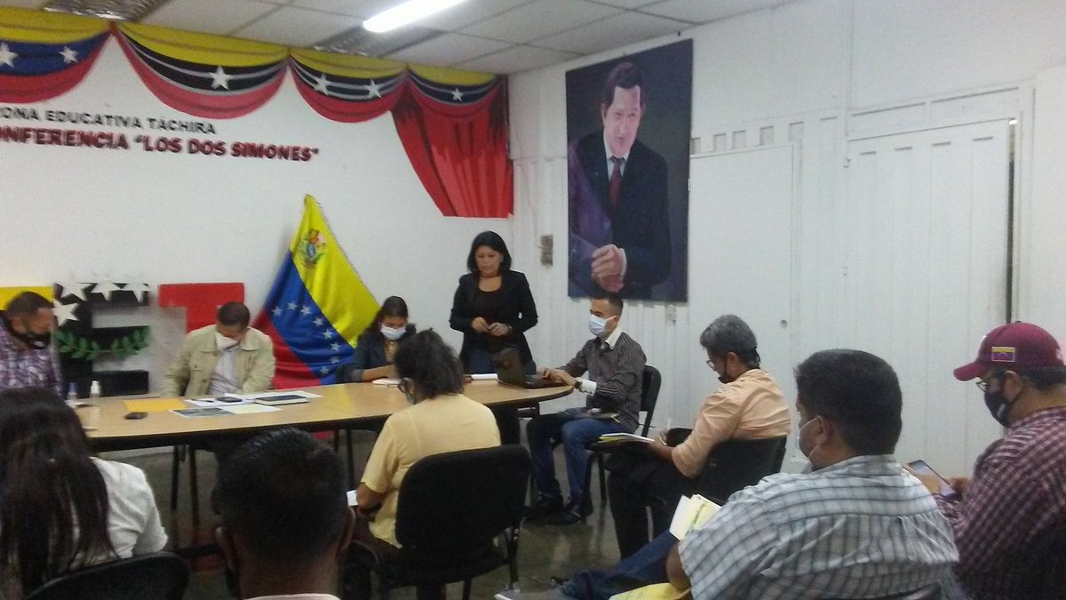 supervisionZET1's tweet photo. #Tachira Prof. Yaritza Peña jefa de Div. De niños, niños y población con necesidades educativas especiales hace intervención en el I ENCUENTRO DE SUPERVISORES INTERCIRCUITALES @MPPEDUCACION @psuvaristobulo @DGSEMPPE @ZonaEducTachira @charlychaves https://t.co/EJIYTWylJR