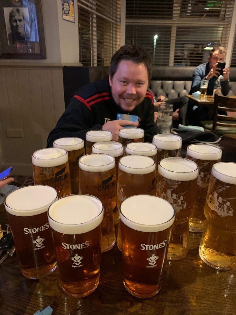 JokerTR9's tweet photo. The Gaffer getting his last few pints in before the pubs shut 🍻
#OnepubOneclub https://t.co/UE2Iv4xitg