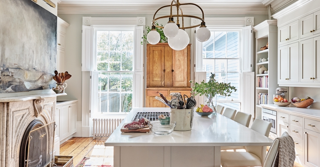 AnnaGrayJones's tweet photo. A kitchen in the soul of the house. Lot's of memories are made around cooking. Thinking of buying or selling contact The Jones Team at https://t.co/KHblvCPuU9 https://t.co/QtNgpriwC3 https://t.co/CRjhsak5fv
