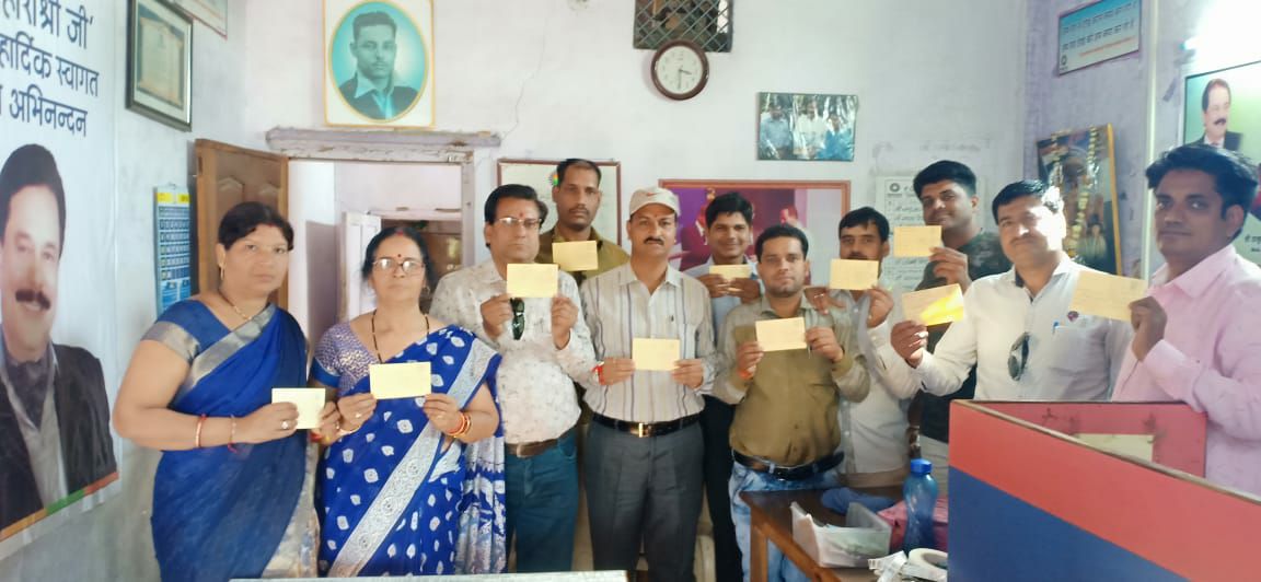 सहारा इंडिया परिवार के निवेशकों ने प्रधानमंत्री व राष्ट्पति को भेजा पोस्ट कार्ड