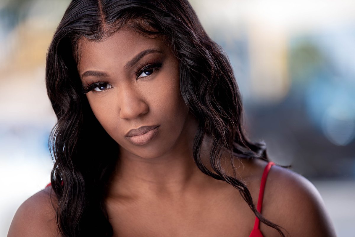 You are valued.
Another amazing shot of Bri’Ana. I love her subtle expression and the nice colors muted in the background. .
.
#cinematicheadshots #model #photography #photoshoot #actorslife #photo #newyork #headshotphotographer #headshotsession #actingheadshots #portraits https://t.co/vHXl3Av2Yi
