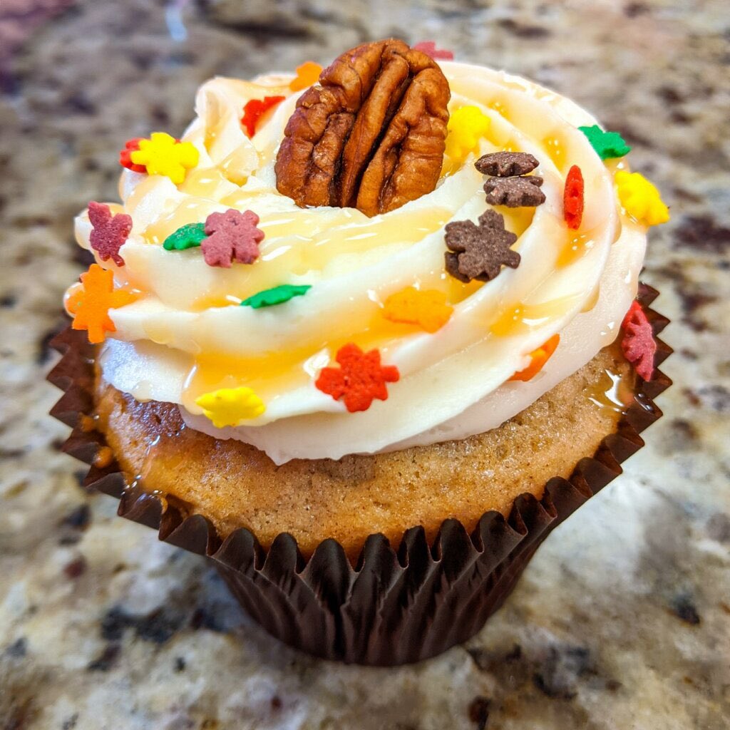 SmallCakesNDH's tweet photo. Hey y’all! 😁 Our #yummy #Cupcake specials today are #Vanilla #StuffedCookie, #MapleButterPecan & #Halloween #Cupcakes! +16 #delicious daily flavors! Order pickup @ 404-621-9634 or https://t.co/MTIy7NW4gE or #Delivery thru @UberEats @doordash @postmates or @Grubhub! https://t.co/OwWzfK3Z34