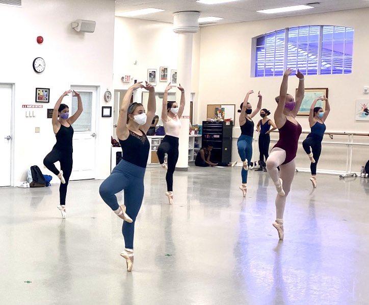 PineCrestArts's tweet photo. #PCDance in action!  Our #PCUpperSchool dancers are working diligently on their ballet technique!  #PCPalmerDanceStudio #PCBallet https://t.co/Qsqp0myCKP
