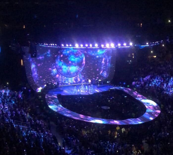 we got the magical stage on swt/tun world tour