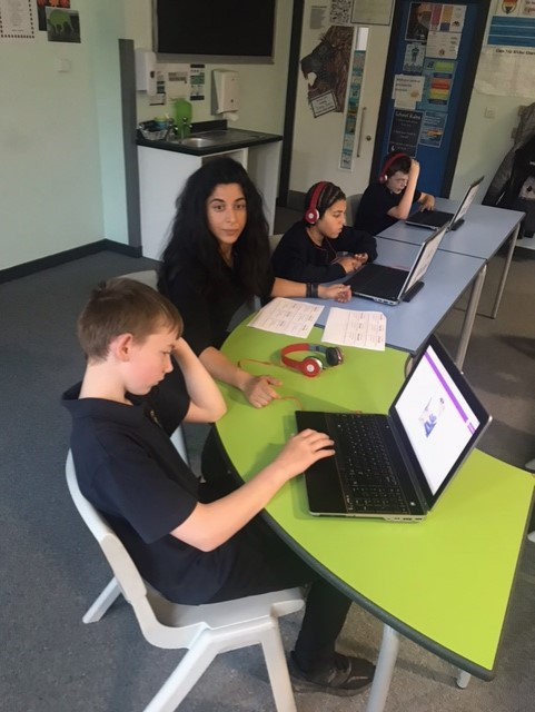 Southern_Cro1's tweet photo. Year 9 completing their science testing yesterday and am pleased to say they got some brilliant results #semh #believeinsuccess #science #testing #assessment #glassessment #progresstestscience #PTS https://t.co/XPuHiWnc3W
