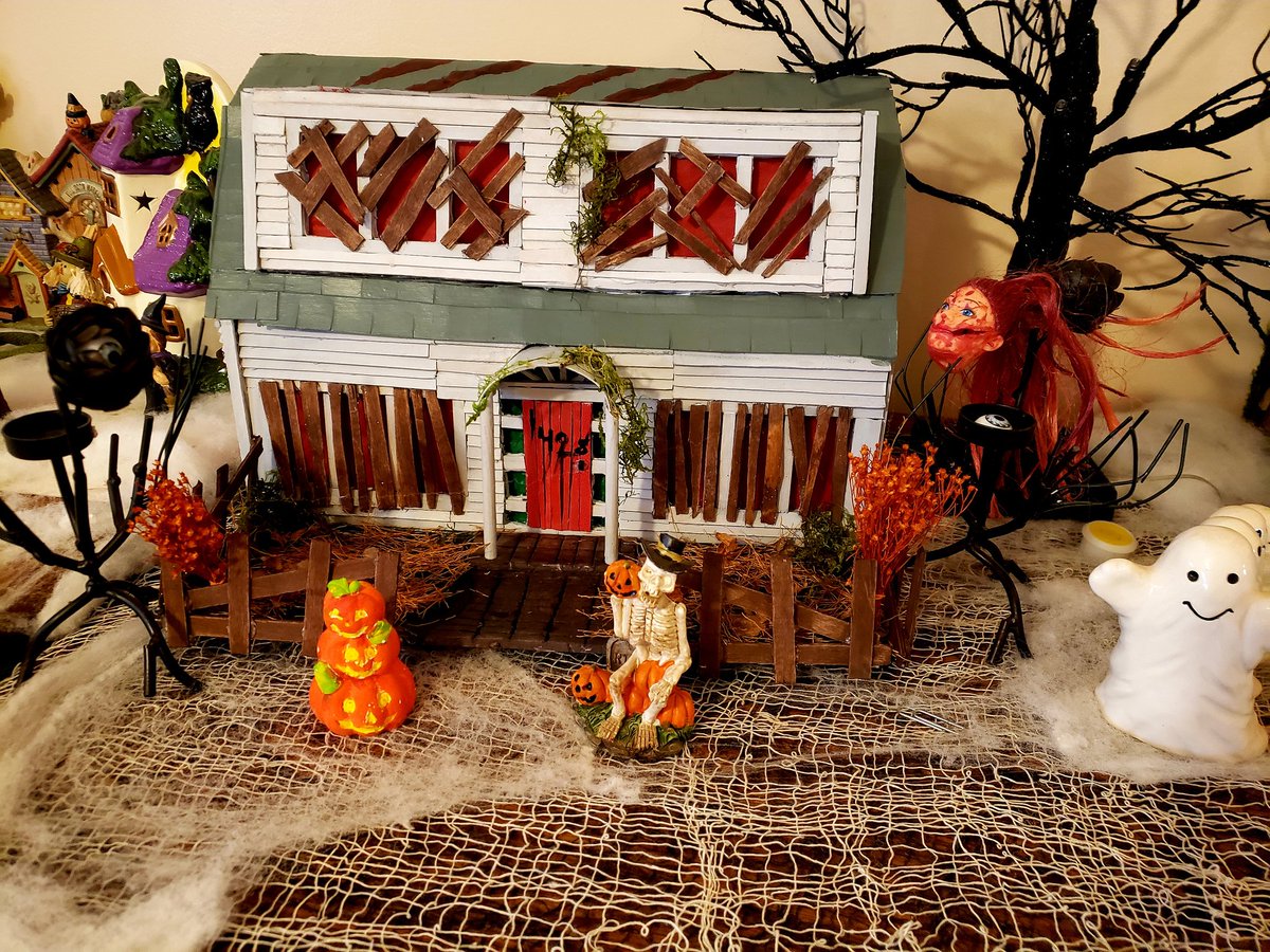 CheyennaSmith1's tweet photo. Took a long time, amateur first house, lots of mistakes and lessons. Frustration and almost giving up but I followed through and did it! My #nightmareonelm #FreddyKrueger #HorrorFamily #horrorcommunity #HorrorMovies #loveit #Creative #Primetime #Done #morepics https://t.co/PCjeeX3uIi