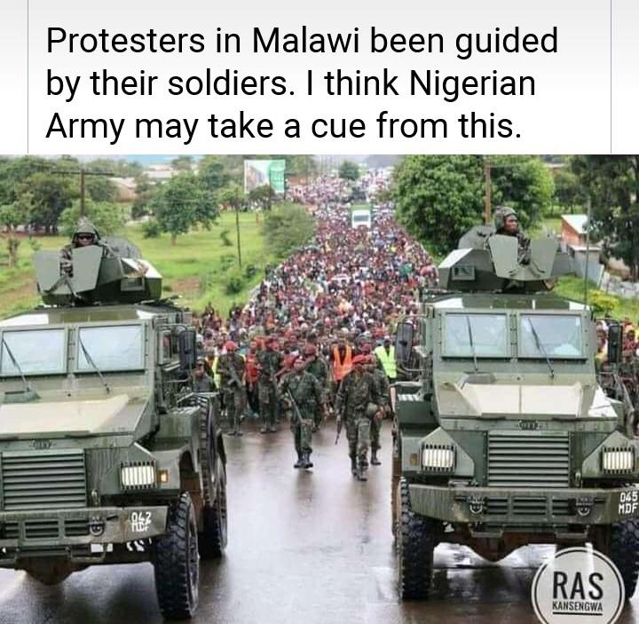 lynxbeate's tweet image. This is how responsible government should behave and not killing the people you are suppose to protect. 
#EndPoliceBrutality 
#EndsSARS