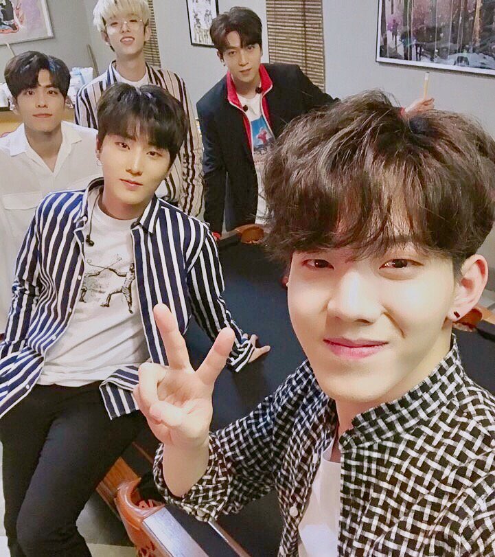 n년 전 오늘의 원필 tweet media