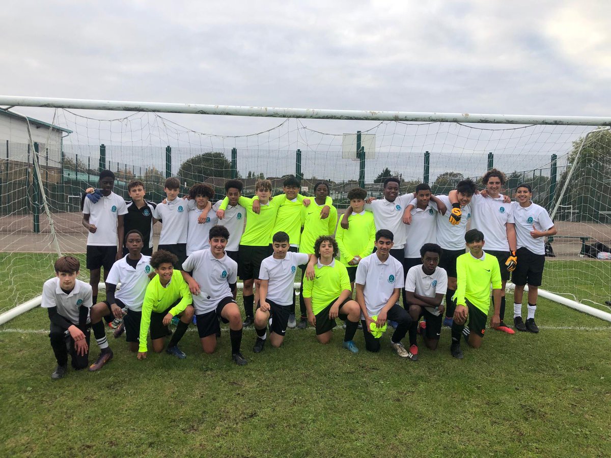 comptonPEdept's tweet photo. Well done to the year 10 GCSE boys who played last night! Team Munoz won 6-2 against team Merritt. ⚽️ bring on the girls netball match ... better luck next time Mr Merritt. https://t.co/POFyLvTy8a
