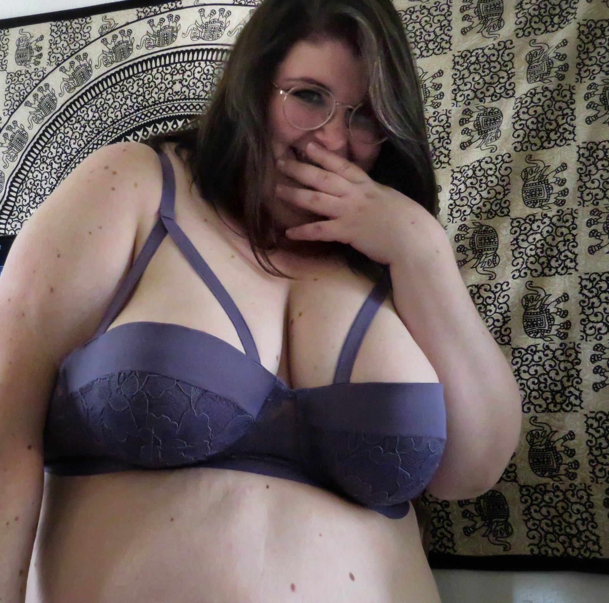 @Sex_Six90 @kinkypeach2 @bklara11 I just posted my first video last night, all OF content is 100% uncensored (including face). https://t.co/dsnrMPVq0B To celebrate my first official vid, my first 5 subs are 50% off. Who's gonna be the first person to see my face? https://t.co/L8g3QHMpVW