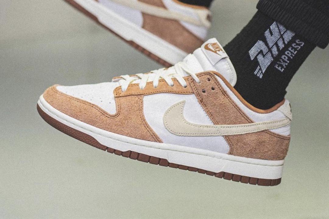 dunk high curry on feet