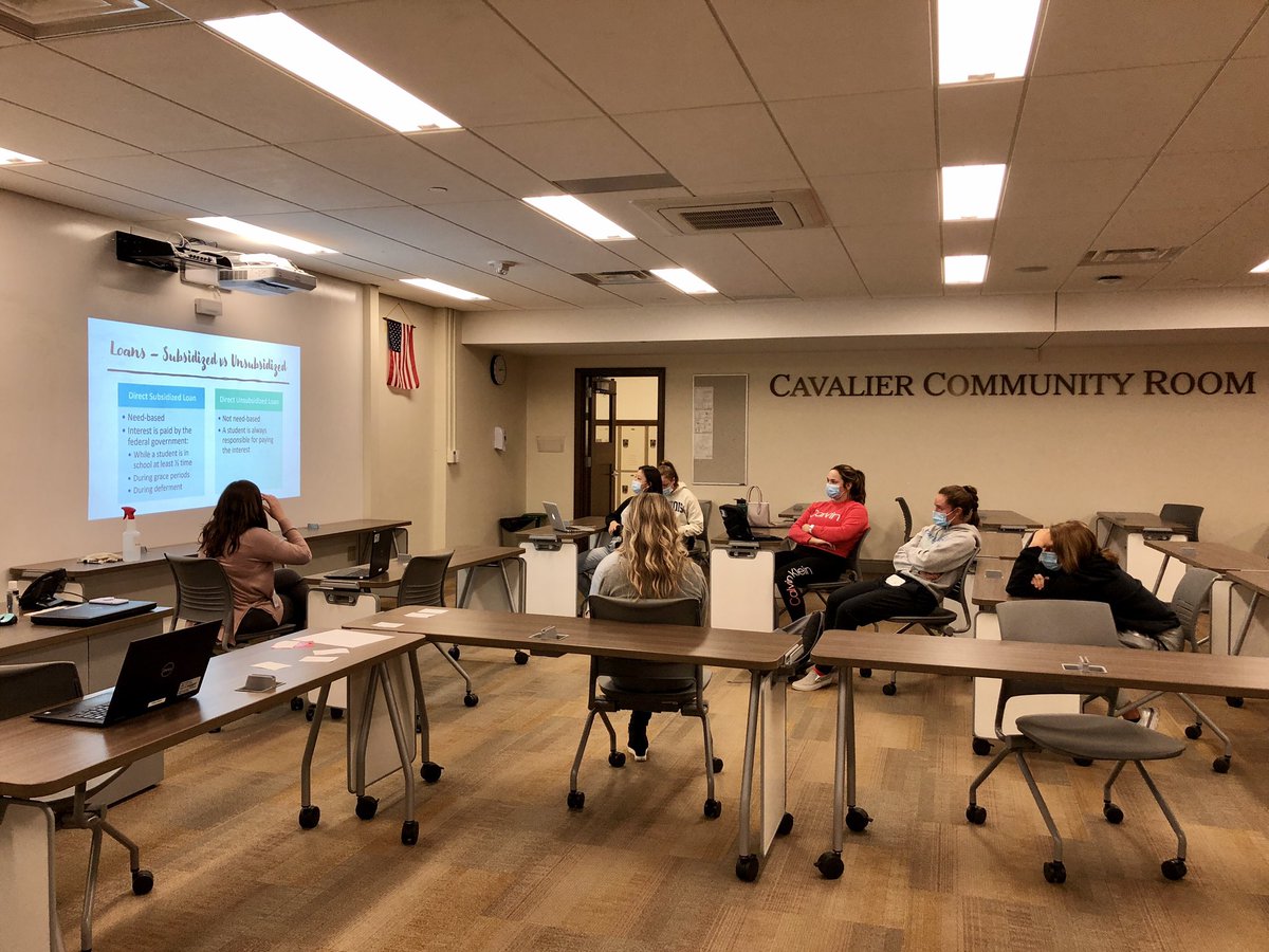LPCounselors's tweet image. Yesterday counseling intern Ms. Baker led two College 101 workshops (both in-person and virtually)focused on FAFSA/scholarships to our seniors. Chloe was the lucky attendee who won a Casey’s gift card during our drawing.  @LPCavaliers @LP_MrsE @mrscarney17