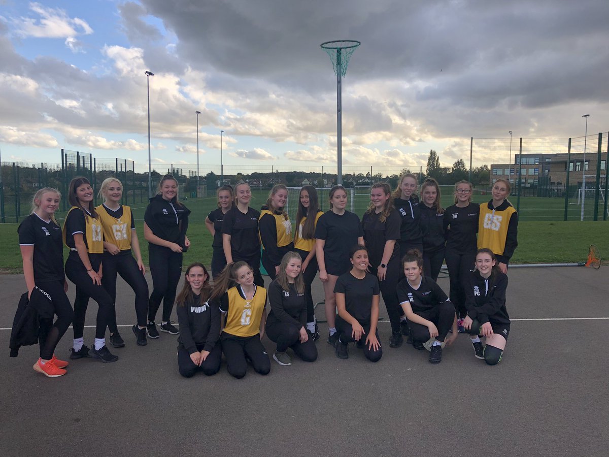 SportWoodlands's tweet photo. Great turn out from the Year 9 girls for the year group tournament this afternoon #netball #yeargroup #AROE 🏐🏐🏐 https://t.co/rHNh0B0kR3