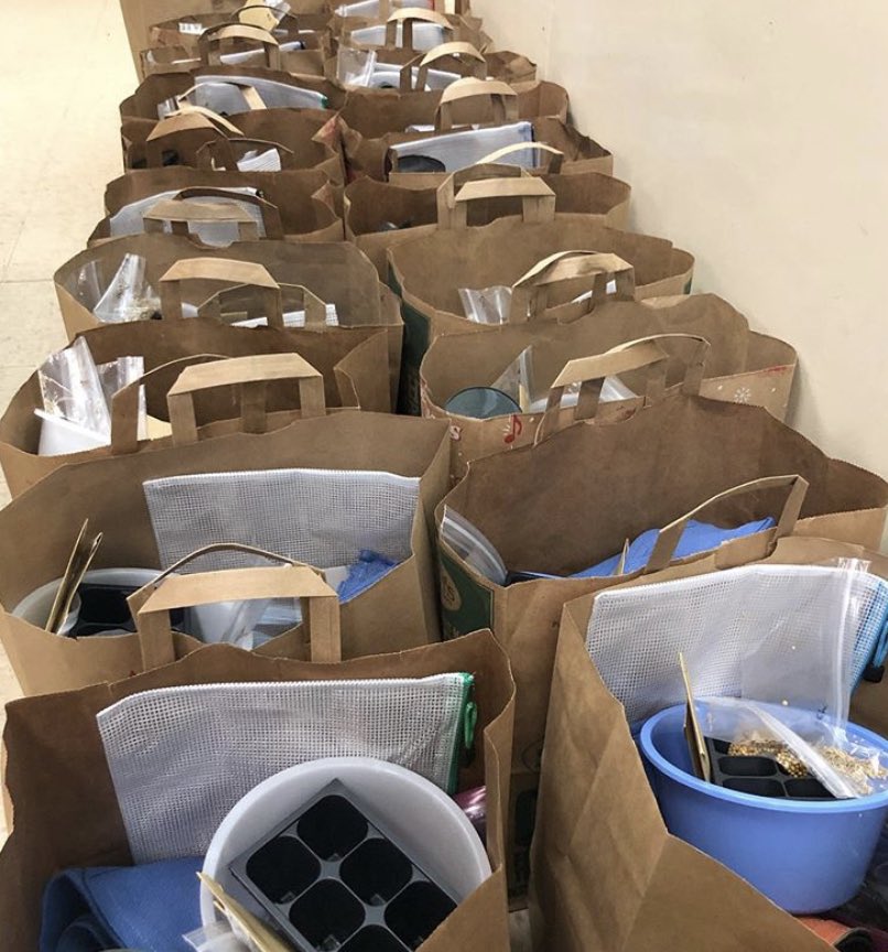 OUHSDfreshfood's tweet image. Grateful we could bring seed start materials to OHS &amp;amp; RMHS students while distance learning keeps everyone safe at home! we are so excited that students can discover the journey of plant growth 🌱 ☀️ any teachers interested in this project reach out :) we are always here to help!