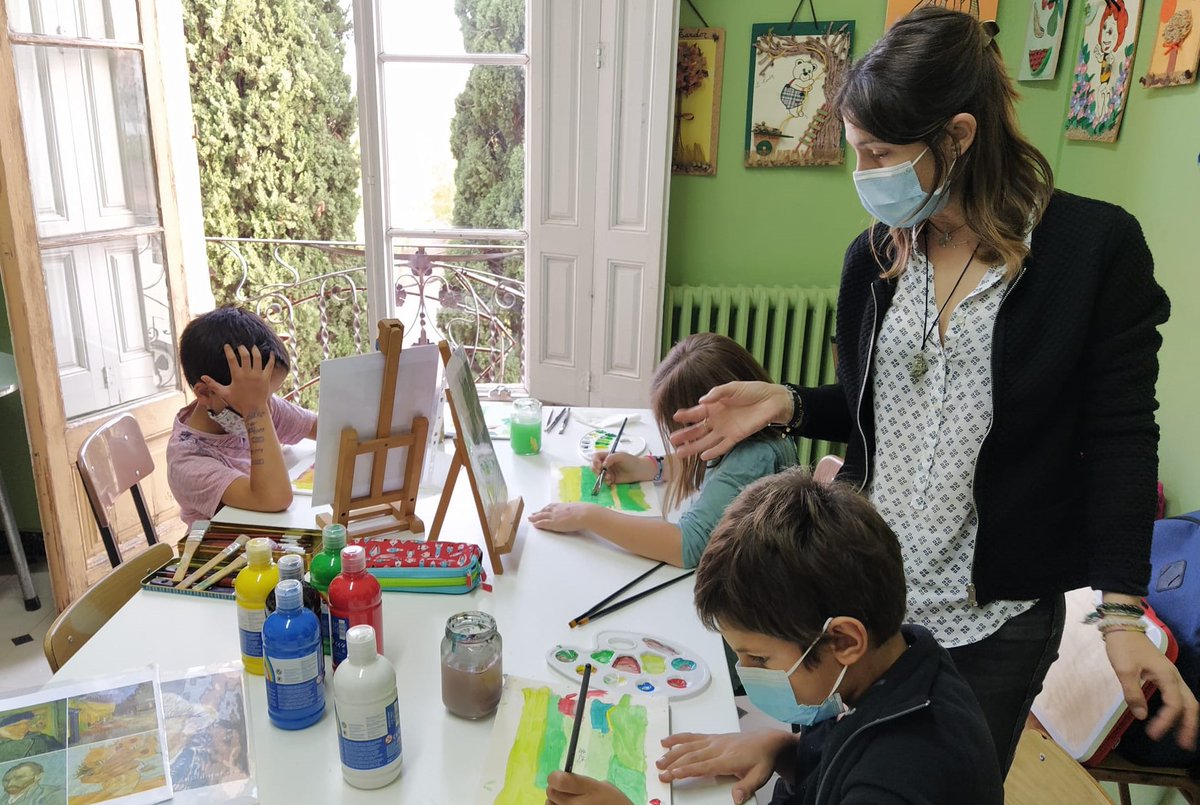 Escola_Llissach's tweet photo. 🖌️👏 I seguim amb més classes de pintura. En aquesta ocasió amb la gran artista @comellasangels!

#escolallissach #escolallissachoficial #curs20202021 #extraescolars #pinturaidibuix  #creixemjunts #interactuem #descobrim #aprenem

@escolalaglevaoficial - @escolallissachoficial https://t.co/Xa7kL3vO0p