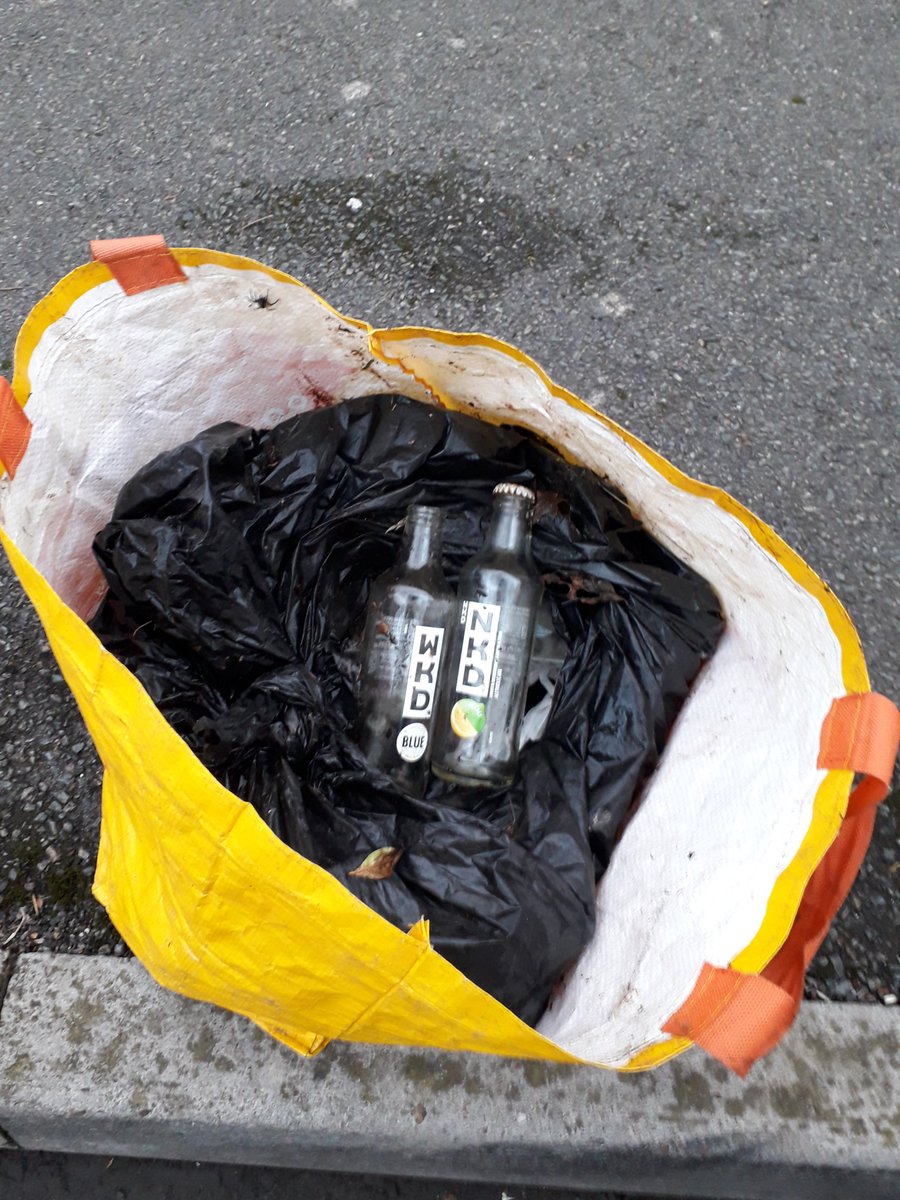 Litter pick Kipling Drive, found this bag of empty bottles that some dimwit had dumped, honestly.....#litter #thoughtless