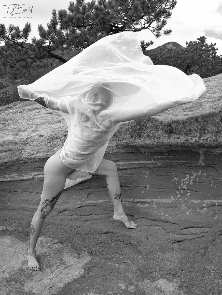 Sashaslay1's tweet photo. boo! I am a Ghost! do you believe in my existence? https://t.co/CtDgLxBbN2