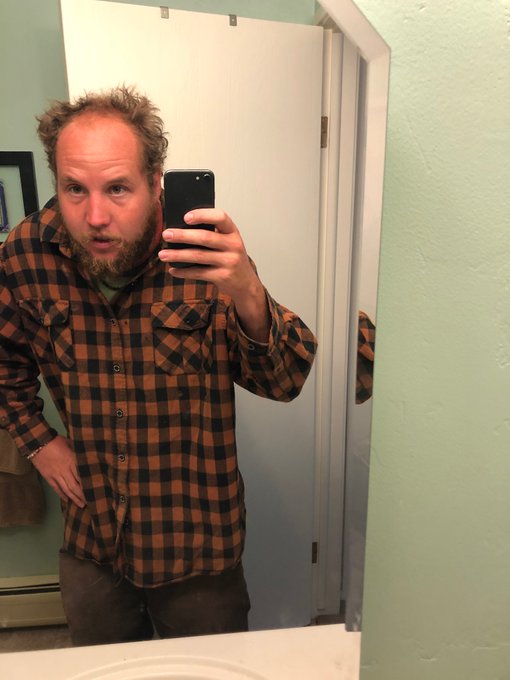 Just finished picking some apples for mom. https://t.co/ZpNuVyA38v<a href="/tag/coronavirus"class="tags"><span>#coronavirus</span></a>