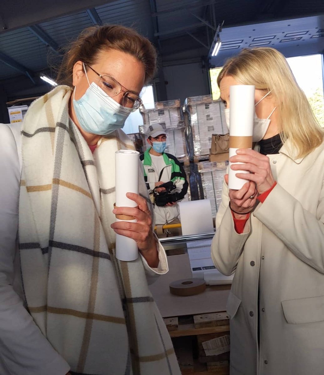 Ab Morgen in der Innenstadt #Hannover|s erhältlich: Eine 14-Meter-Version unseres zweiten Bid Books!

Alle Infos: khh25.de/news/14-meter-…

#HierJetztAlle #KHH25