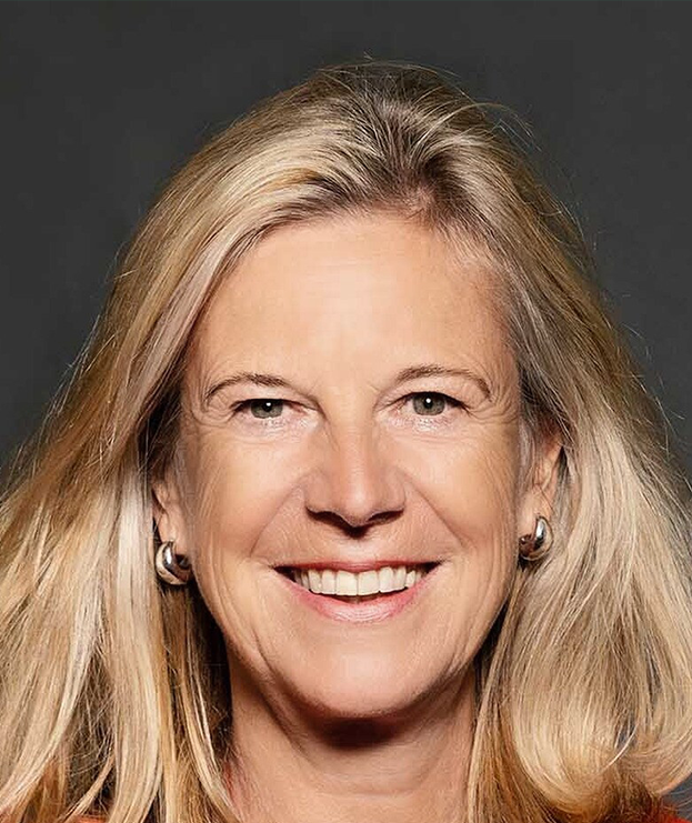 Habemus INTENDANTIN! Mit 38 von 48 Stimmen im ersten Wahlgang mit überwältigender Mehrheit gewählt: Katja Wildermuth vom <a href="/mdrde/">mdrde</a> für <a href="/BR_Presse/">BR - Bayerischer Rundfunk</a> 
Das #BR-Frauennetzwerk Female for Future freut sich sehr gratuliert herzlich