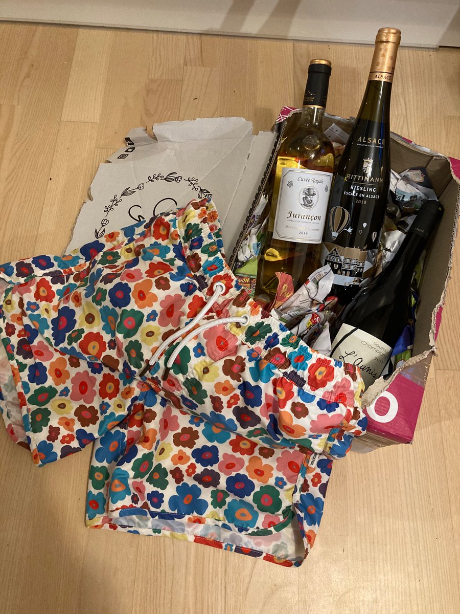 Platform swag is nothing compared to gifts from friends and collaborators <a href="/Kuromatae666/">クロマタエ</a> <a href="/stokfredrik/">STÖK ✌️</a>