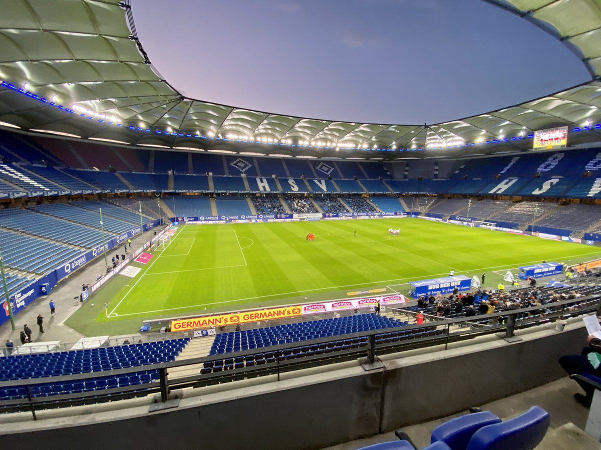 StanjaMW's tweet photo. Wir gratulieren���� dem @HSV zum 3:0 Heimsieg gegen FC Erzgebirge. Eigentlich habe ich die ganze Zeit stolz auf die Banden und dem Mannschaftsbus hinterhergeschaut! @qbeyondag als Partner vom #derhamburgerweg everywhere 🚀  #expectthenext #excited  #qbeyond https://t.co/2sD4a9nGld