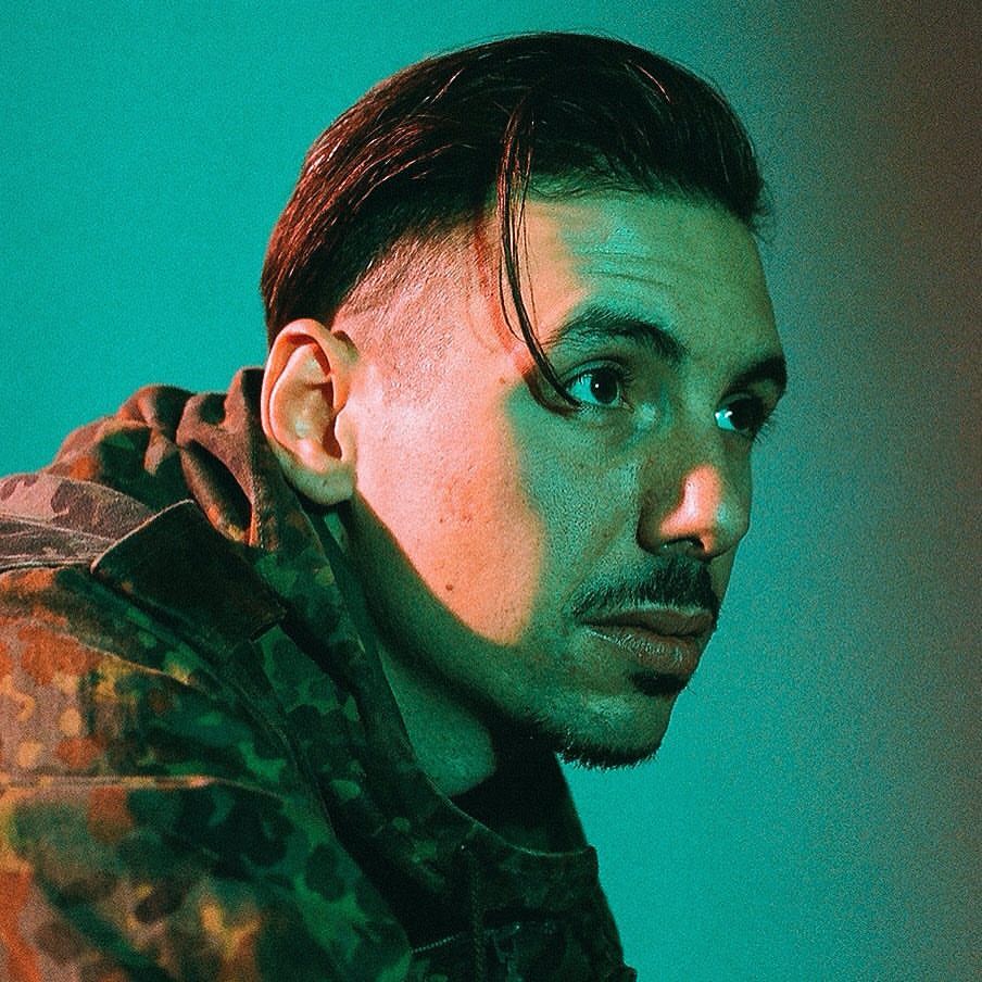 TheFutureLions's tweet photo. Re-introducing our friend and @TheFutureLions singer / songwriter @HouriganMusic with new photos for 2020 https://t.co/kKbDnIQ8kH