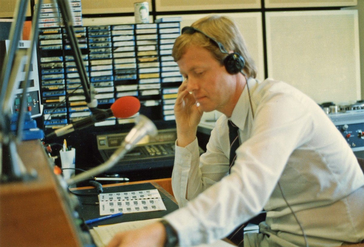 Another farewell <a href="/bbcsouthnews/">BBC Hampshire & Isle of Wight</a>! 30 plus years in sport and news SuperBob ...superb journo, great mentor and loyal friend. We'll miss you! <a href="/ebobathome/">Robert</a>