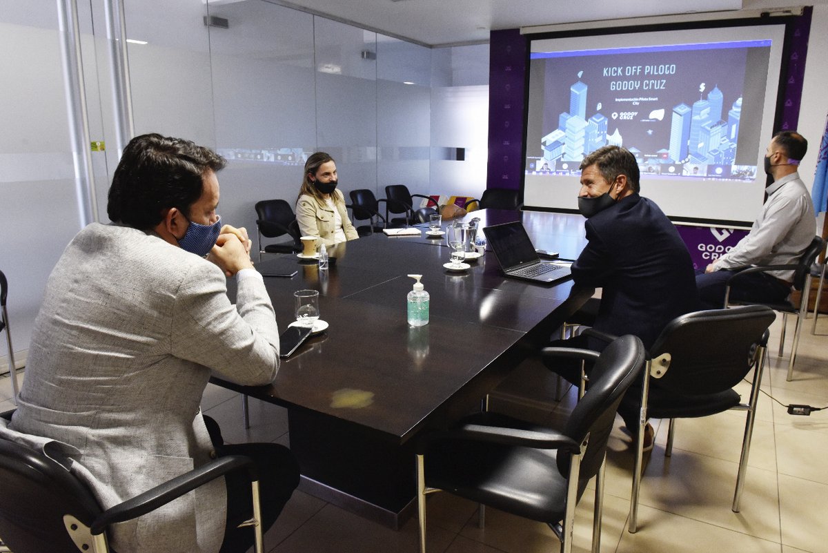 TadeoGZ's tweet photo. Godoy Cruz fue seleccionada por @everis y el Ministerio de Asuntos Internos y Comunicaciones de Japón para ser la 1ª ciudad argentina en contar con una solución tecnológica de #SmartsCities https://t.co/Q4RPo1Lh78