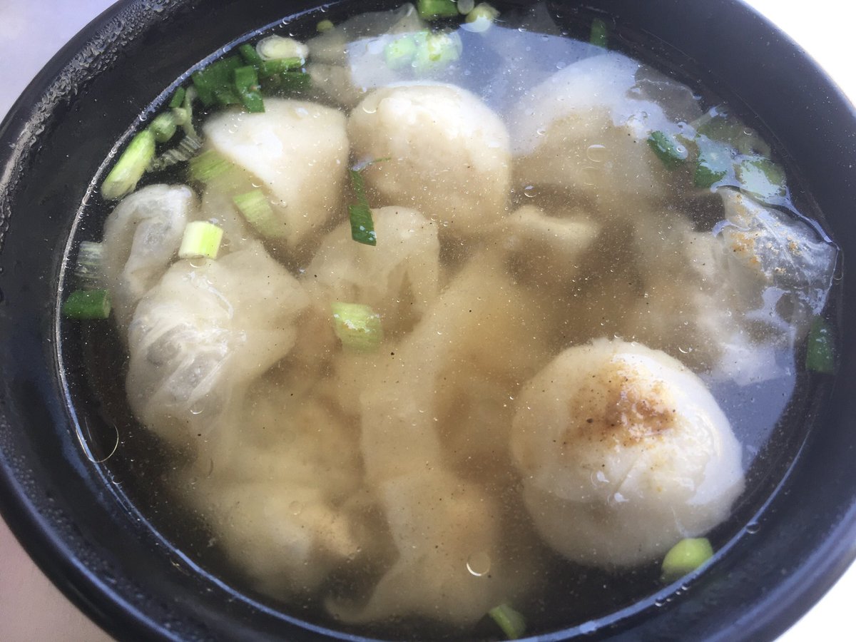 geiwoyujie's tweet photo. The Nameless #Breakfast Shop Serving the Tasty Oily #Rice and #Kompia at Banli Village (坂里村), #Beigan, #Matsu, #Taiwan!
https://t.co/jcnbg4FCzT
#gourmet #eggs #wonton #fishball #soup #scallions #ham #グルメ #朝食 #おこわ #スープ #ハム #北竿 #馬祖 #台湾 #美食 #台灣 #油飯 #早餐 https://t.co/S0RGBUstOh