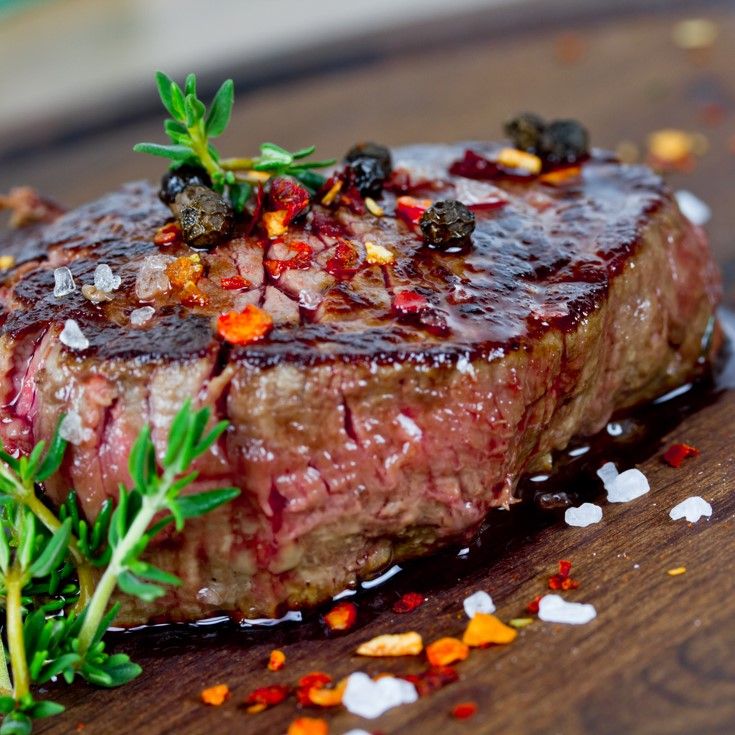 cattlefax's tweet photo. The composite USDA #beefcutout was $4.77 lower last week. The decline is an excellent opportunity for beef buyers. The cutout is racing toward the $205 support level, but momentum did show a brief sign of slowing its downtrend Tuesday. https://t.co/ki01ph6IeP https://t.co/f166XfR3mG