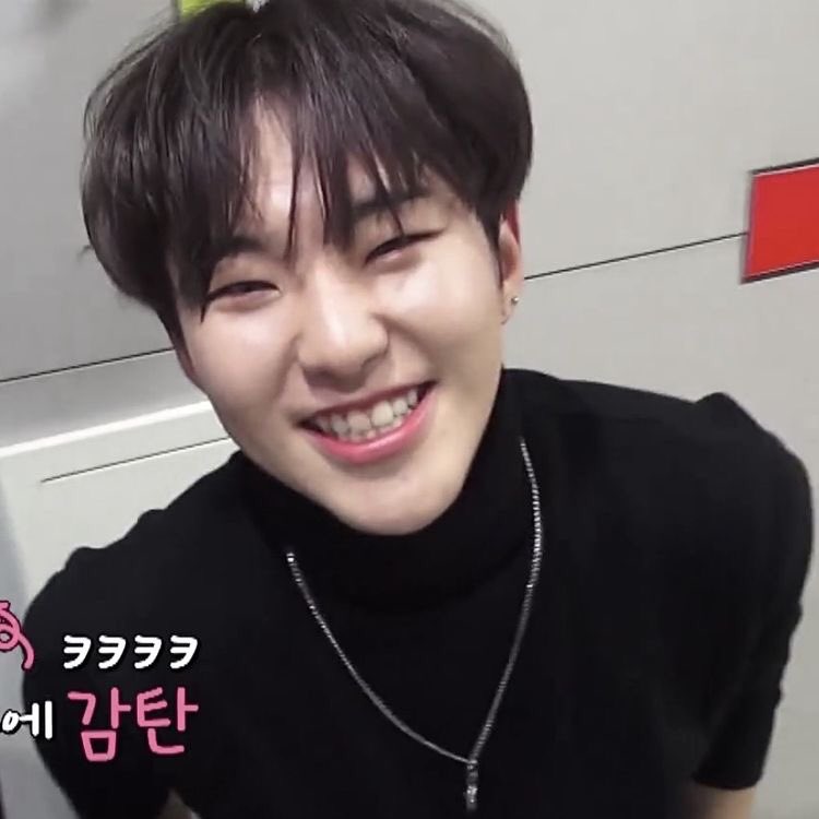 turtleneck necklace hoshi 3 years later 🐯