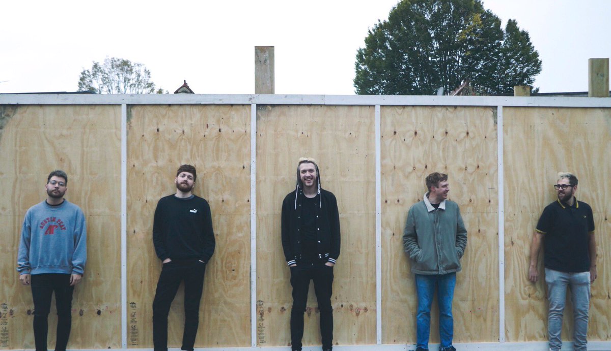 FOOLS EMPIRE. ONE WEEK. PRE SAVE. orcd.co/foolsempire

xxxxxxxxx