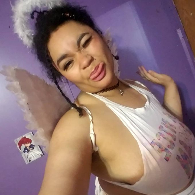 just blessing the timeline with my angelic presence 😘 https://t.co/1N1r6dsfon<a href="/tag/lollipopchainsaw"class="tags"><span>#lollipopchainsaw</span></a>