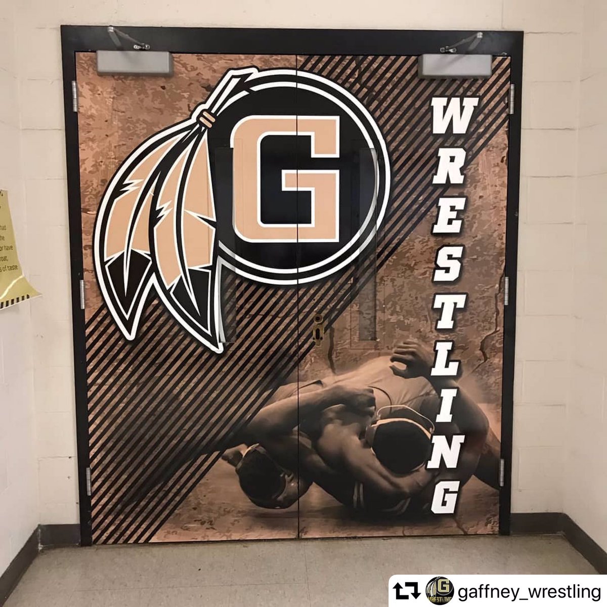 Carolinamatnews's tweet image. Do the doors to your wrestling room look this good? Well done @GaffneyHigh 💪💪💪