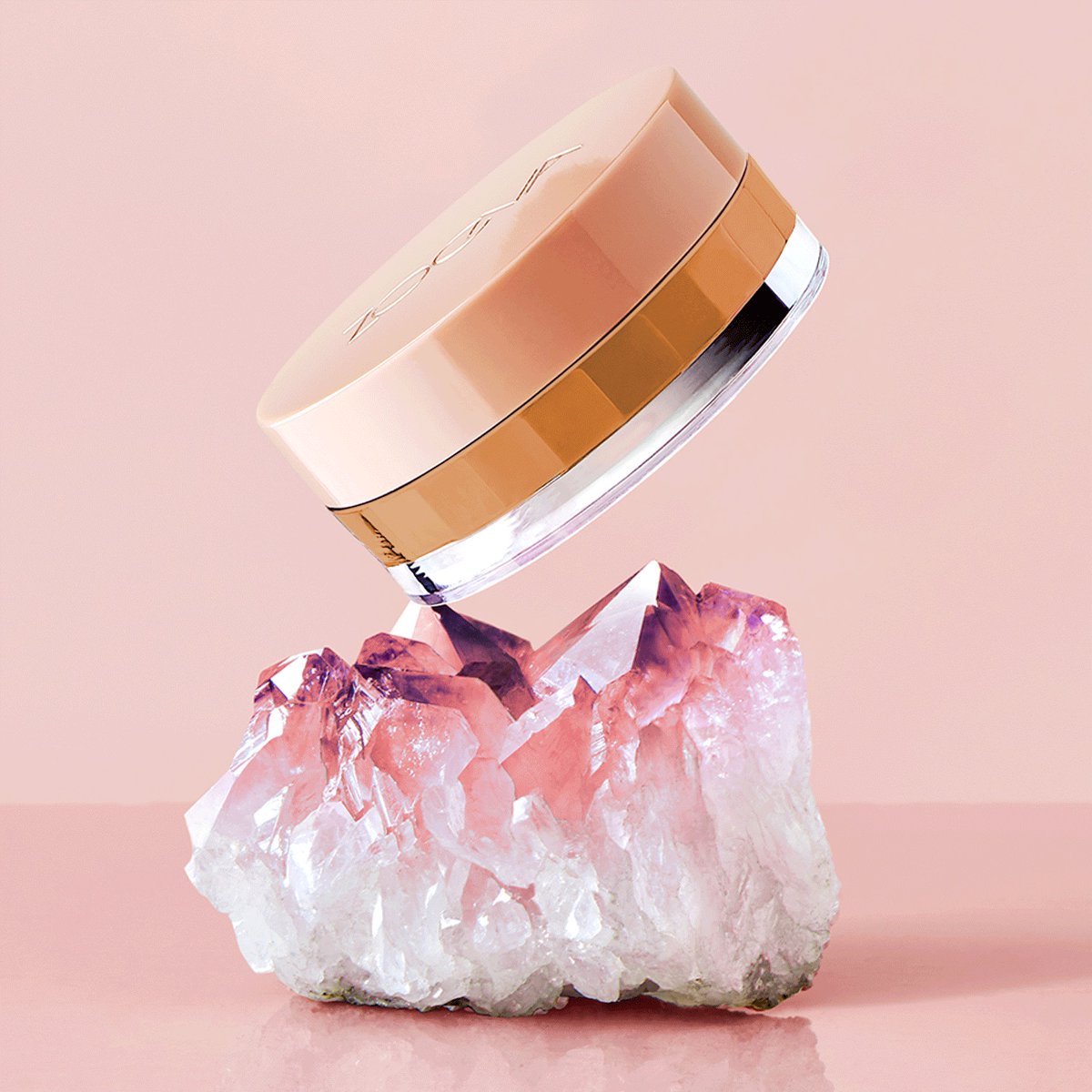 ZoevaCosmetics's tweet image. Our Authentik Skin Finishing Powder is infused with energizing gemstones like Tourmaline, Quartz, and Amethyst Powders to help revitalize the skin to look radiant. ✨ 🌟 💫
 
#ZOEVA #AuthentikPower #beauty #makeuplover #complexion