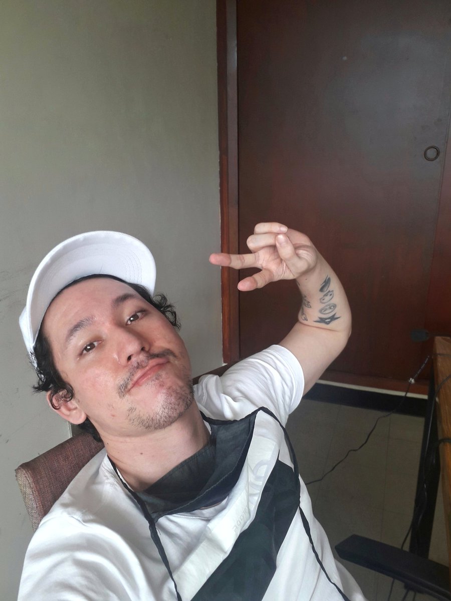 MiguelGrnz's tweet photo. Trash boi 🤳🏻 https://t.co/hmoWc7YmMa